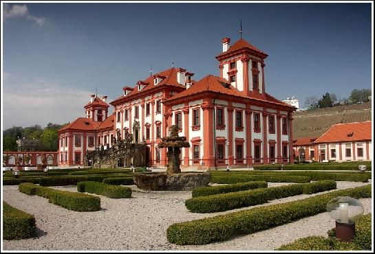 Šternberská vila neb Trojský zámek.