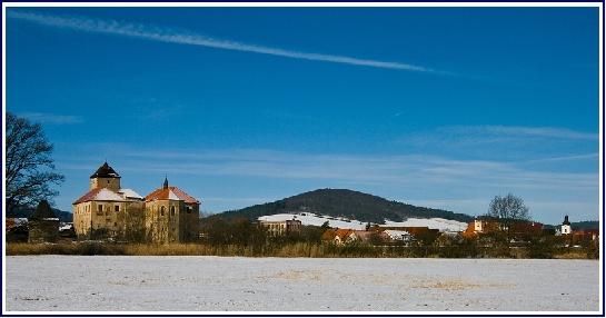 Vodní hrad Švihov s městem