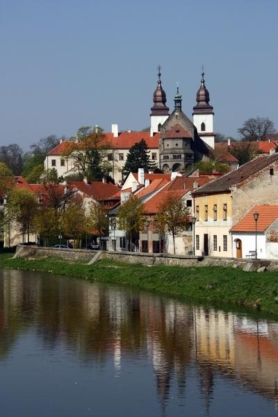 Třebíč - nábřeží řeky Jihlavy a bazilika