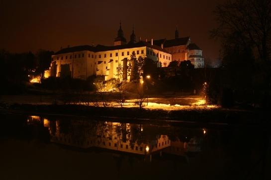 Třebíč - noční zámek s bazilikou