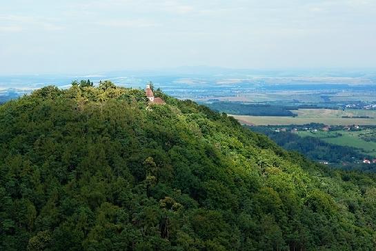 Vrch Modla s kostelíkem sv. Barbory